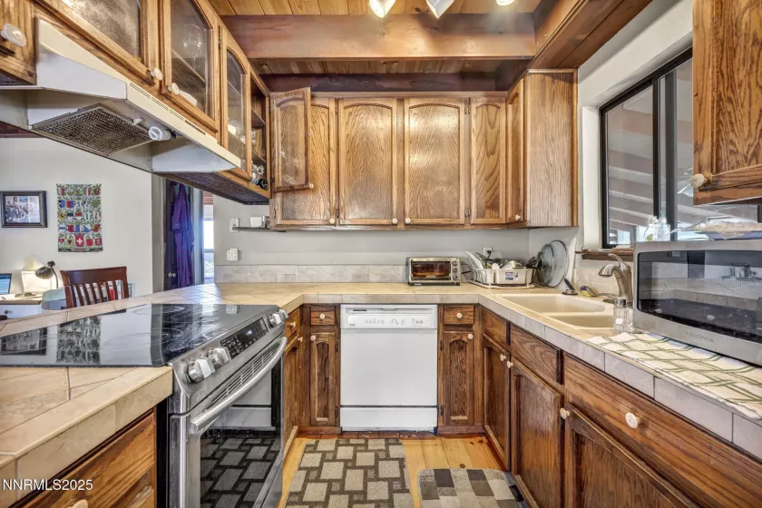 187 Jeannie, Gardnerville, Nevada 89460, 3 Bedrooms Bedrooms, ,2 BathroomsBathrooms,Residential,Residential,Jeannie,250051620