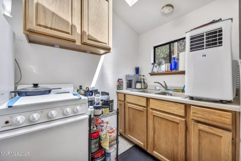 187 Jeannie, Gardnerville, Nevada 89460, 3 Bedrooms Bedrooms, ,2 BathroomsBathrooms,Residential,Residential,Jeannie,250051620