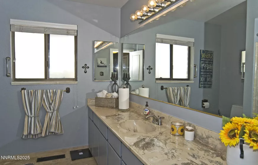 5705 Blue Hills, Reno, Nevada 89502, 3 Bedrooms Bedrooms, ,3 BathroomsBathrooms,Residential,Residential,Blue Hills,250051622