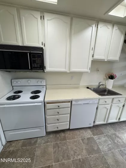 2519 Garfield, Sparks, Nevada 89431, 1 Bedroom Bedrooms, ,1 BathroomBathrooms,Residential,Residential,Garfield,250051630