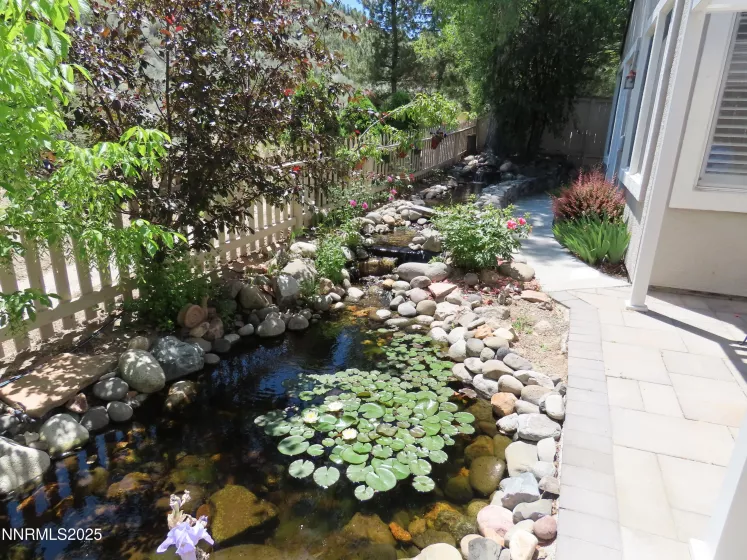 1570 Caughlin Creek Rd., Reno, Nevada 89519, 2 Bedrooms Bedrooms, ,3 BathroomsBathrooms,Residential,Residential,Caughlin Creek Rd.,250051632