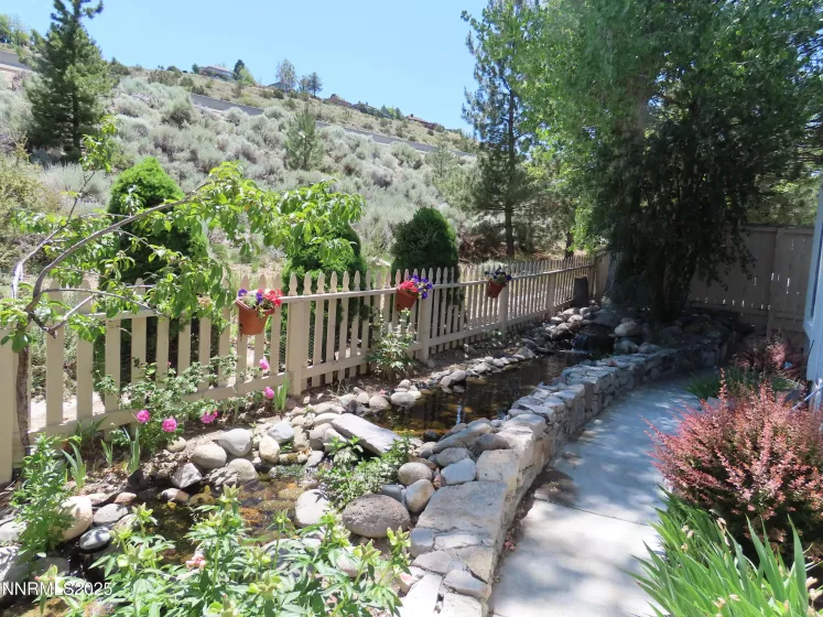 1570 Caughlin Creek Rd., Reno, Nevada 89519, 2 Bedrooms Bedrooms, ,3 BathroomsBathrooms,Residential,Residential,Caughlin Creek Rd.,250051632