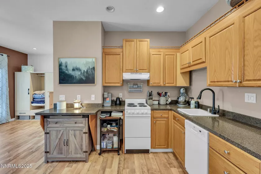 1236 Victorian Plaza, Sparks, Nevada 89431, 3 Bedrooms Bedrooms, ,3 BathroomsBathrooms,Residential,Residential,Victorian Plaza,250051658