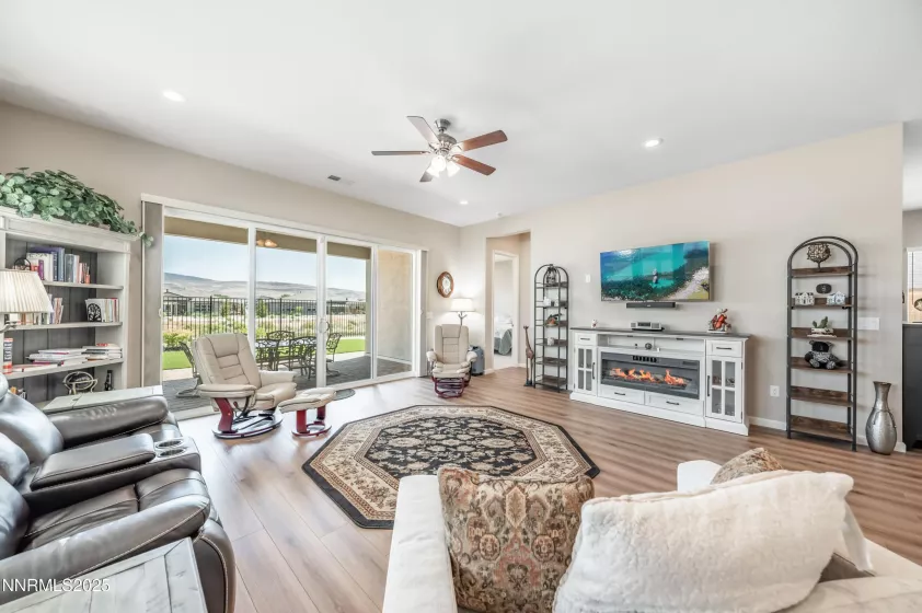 7436 Rustic Towers, Sparks, Nevada 89441, 2 Bedrooms Bedrooms, ,2 BathroomsBathrooms,Residential,Residential,Rustic Towers,250051654