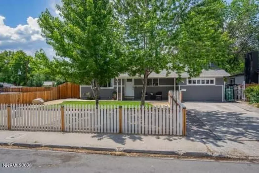 1203 Stanford, Sparks, Nevada 89431, 3 Bedrooms Bedrooms, ,2 BathroomsBathrooms,Residential,Residential,Stanford,250051677