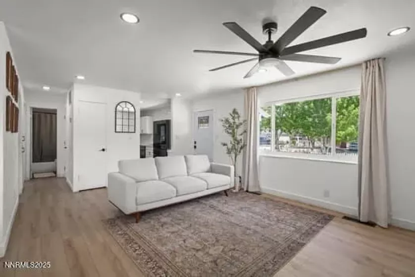 1203 Stanford, Sparks, Nevada 89431, 3 Bedrooms Bedrooms, ,2 BathroomsBathrooms,Residential,Residential,Stanford,250051677