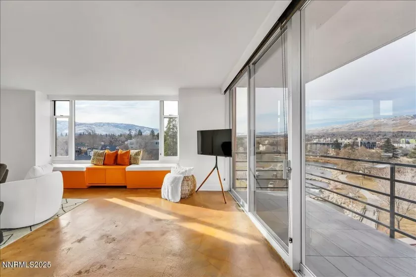 280 Island, Reno, Nevada 89501, 2 Bedrooms Bedrooms, ,2 BathroomsBathrooms,Residential,Residential,Island,250051680