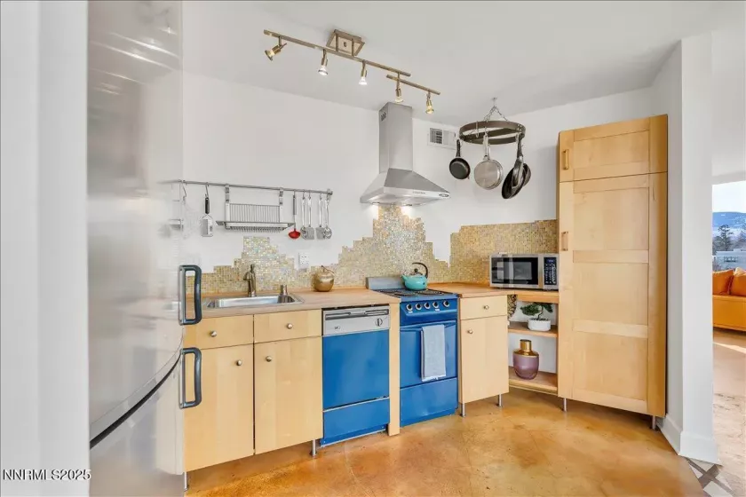 280 Island, Reno, Nevada 89501, 2 Bedrooms Bedrooms, ,2 BathroomsBathrooms,Residential,Residential,Island,250051680