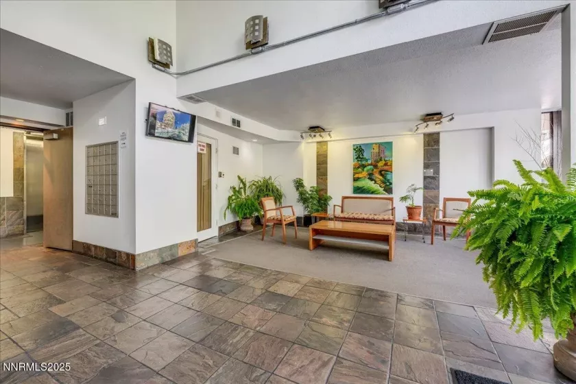 280 Island, Reno, Nevada 89501, 2 Bedrooms Bedrooms, ,2 BathroomsBathrooms,Residential,Residential,Island,250051680