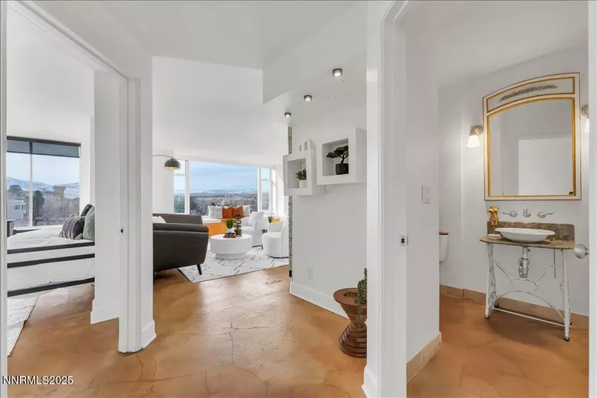 280 Island, Reno, Nevada 89501, 2 Bedrooms Bedrooms, ,2 BathroomsBathrooms,Residential,Residential,Island,250051680