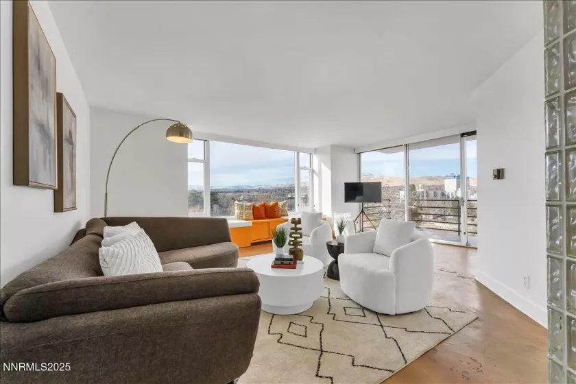 280 Island, Reno, Nevada 89501, 2 Bedrooms Bedrooms, ,2 BathroomsBathrooms,Residential,Residential,Island,250051680