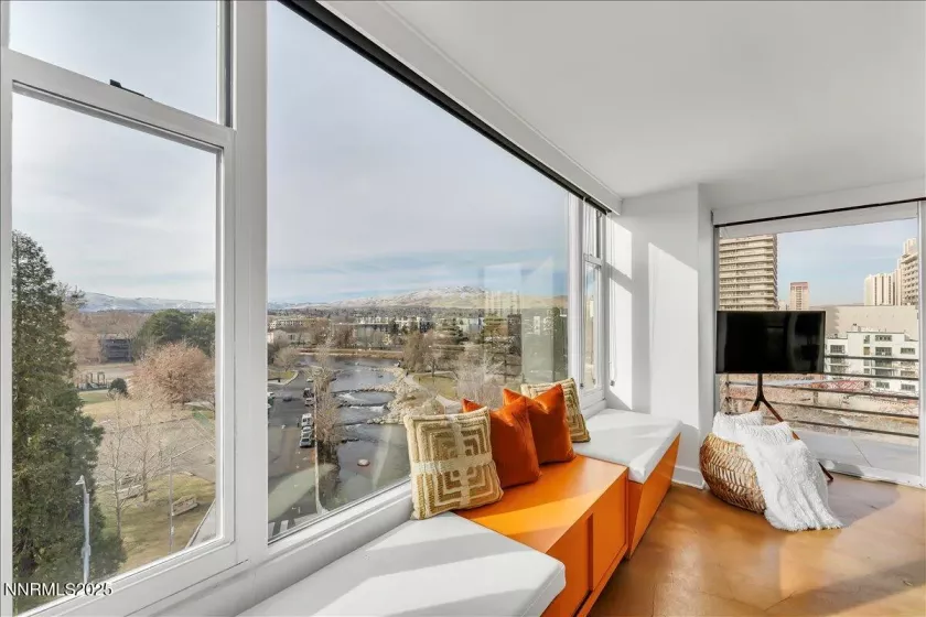280 Island, Reno, Nevada 89501, 2 Bedrooms Bedrooms, ,2 BathroomsBathrooms,Residential,Residential,Island,250051680