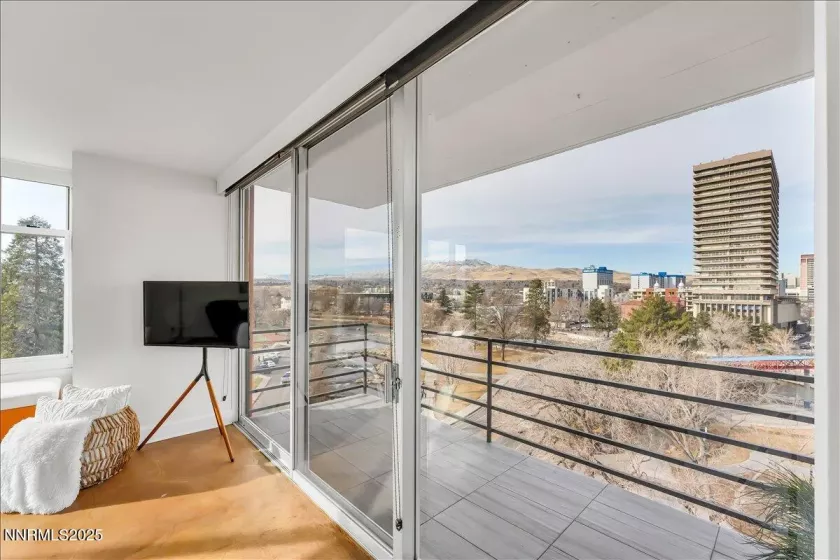 280 Island, Reno, Nevada 89501, 2 Bedrooms Bedrooms, ,2 BathroomsBathrooms,Residential,Residential,Island,250051680