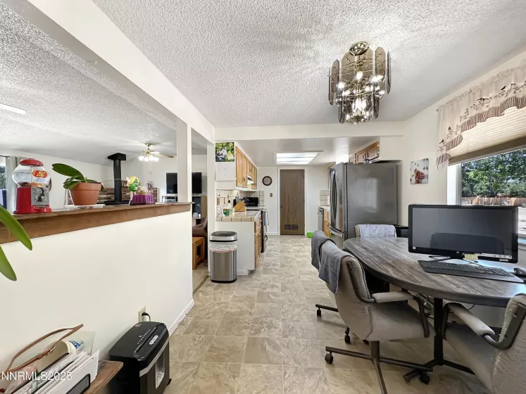 Kitchen/breakfast nook
