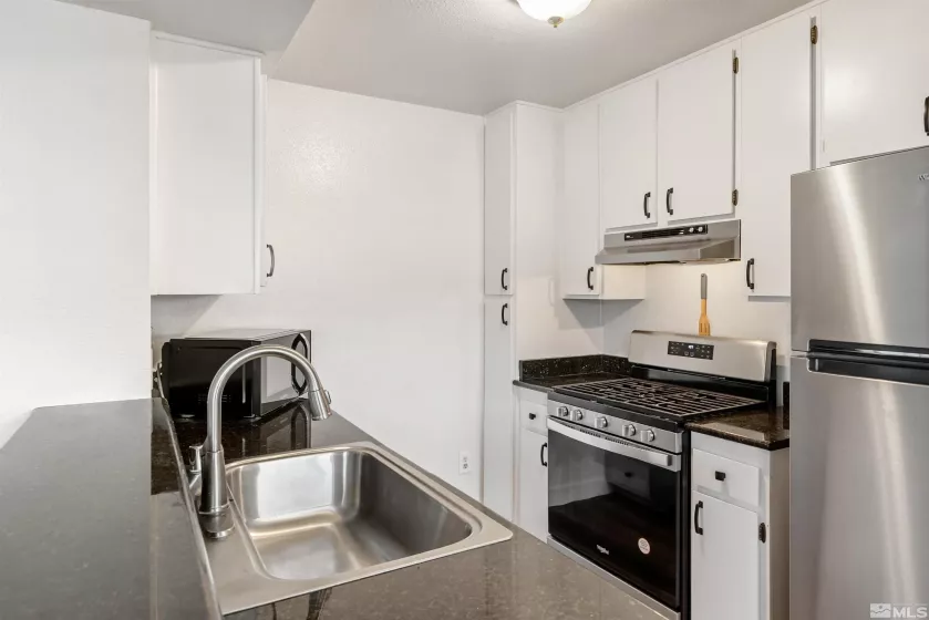 2445 Sycamore Glen, Sparks, Nevada 89434, 2 Bedrooms Bedrooms, ,1 BathroomBathrooms,Residential,Residential,Sycamore Glen,250002110