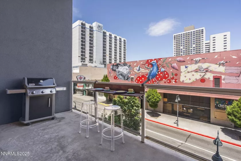 255 Sierra, Reno, Nevada 89501, 1 Bedroom Bedrooms, ,2 BathroomsBathrooms,Residential,Residential,Sierra,250051704