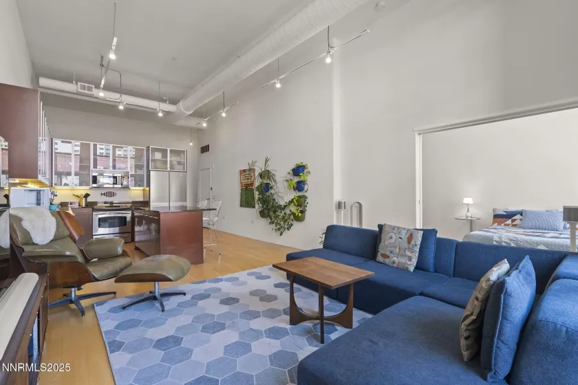 255 Sierra, Reno, Nevada 89501, 1 Bedroom Bedrooms, ,2 BathroomsBathrooms,Residential,Residential,Sierra,250051704