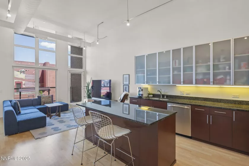 255 Sierra, Reno, Nevada 89501, 1 Bedroom Bedrooms, ,2 BathroomsBathrooms,Residential,Residential,Sierra,250051704