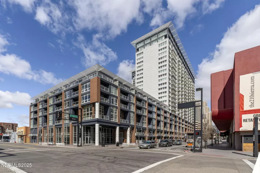 255 Sierra, Reno, Nevada 89501, 1 Bedroom Bedrooms, ,2 BathroomsBathrooms,Residential,Residential,Sierra,250051704