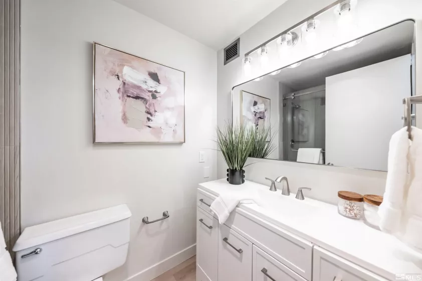 100 Arlington, Reno, Nevada 89501, 1 Bedroom Bedrooms, ,2 BathroomsBathrooms,Residential,Residential,Arlington,250005522
