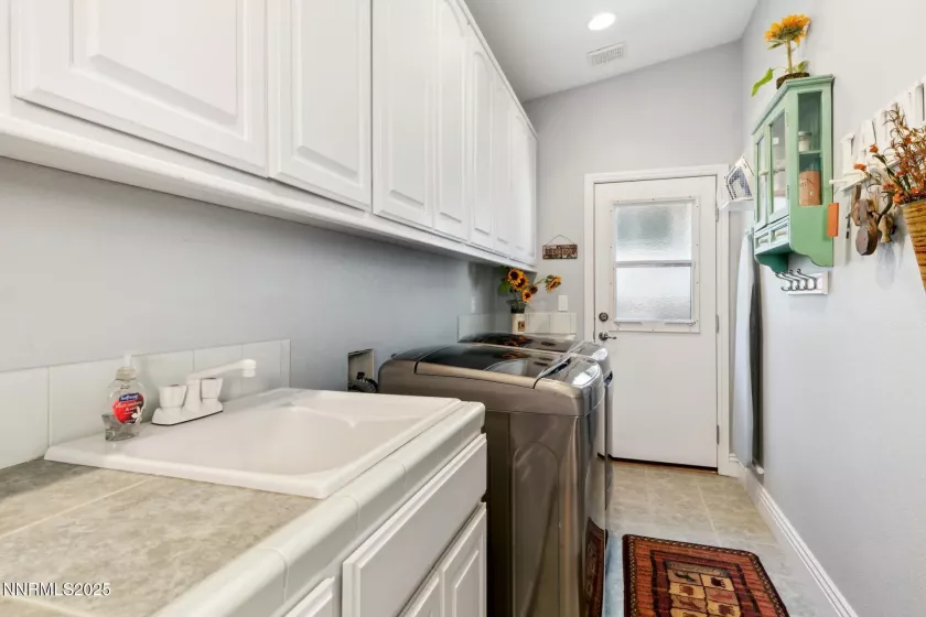 1064 Lucerne, Incline Village, Nevada 89451, 4 Bedrooms Bedrooms, ,3 BathroomsBathrooms,Residential,Residential,Lucerne,250051710