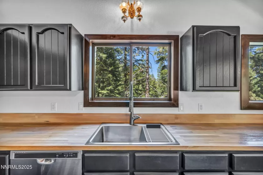 638 Martin, Zephyr Cove, Nevada 89448, 7 Bedrooms Bedrooms, ,6 BathroomsBathrooms,Residential,Residential,Martin,250051712