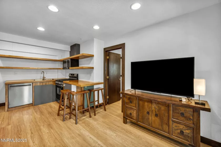 638 Martin, Zephyr Cove, Nevada 89448, 7 Bedrooms Bedrooms, ,6 BathroomsBathrooms,Residential,Residential,Martin,250051712