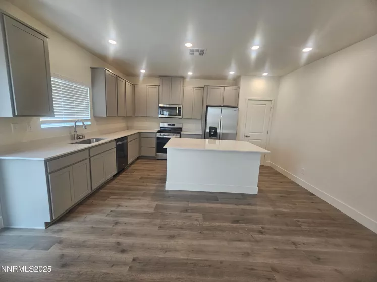 6198 Lazy Mdw, Sparks, Nevada 89436, 4 Bedrooms Bedrooms, ,3 BathroomsBathrooms,Residential Lease,Manufactured,Lazy Mdw,250051713