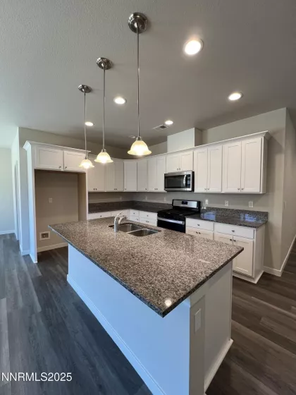 573 Country Hollow, Fernley, Nevada 89408, 3 Bedrooms Bedrooms, ,2 BathroomsBathrooms,Residential,Residential,Country Hollow,250051723
