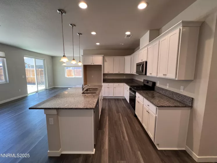 573 Country Hollow, Fernley, Nevada 89408, 3 Bedrooms Bedrooms, ,2 BathroomsBathrooms,Residential,Residential,Country Hollow,250051723