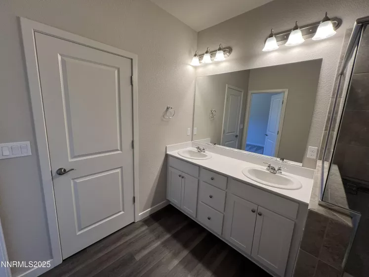 573 Country Hollow, Fernley, Nevada 89408, 3 Bedrooms Bedrooms, ,2 BathroomsBathrooms,Residential,Residential,Country Hollow,250051723