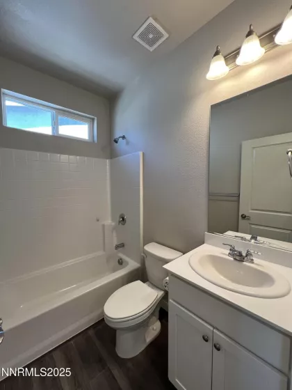 573 Country Hollow, Fernley, Nevada 89408, 3 Bedrooms Bedrooms, ,2 BathroomsBathrooms,Residential,Residential,Country Hollow,250051723