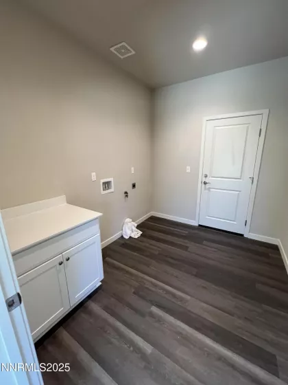 573 Country Hollow, Fernley, Nevada 89408, 3 Bedrooms Bedrooms, ,2 BathroomsBathrooms,Residential,Residential,Country Hollow,250051723