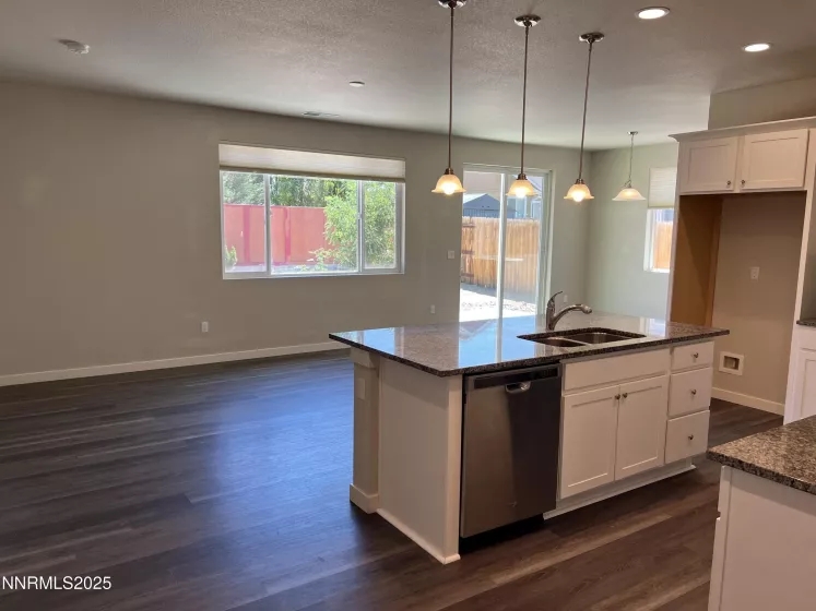 573 Country Hollow, Fernley, Nevada 89408, 3 Bedrooms Bedrooms, ,2 BathroomsBathrooms,Residential,Residential,Country Hollow,250051723