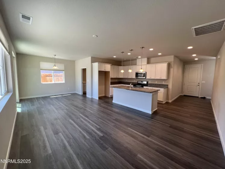 573 Country Hollow, Fernley, Nevada 89408, 3 Bedrooms Bedrooms, ,2 BathroomsBathrooms,Residential,Residential,Country Hollow,250051723