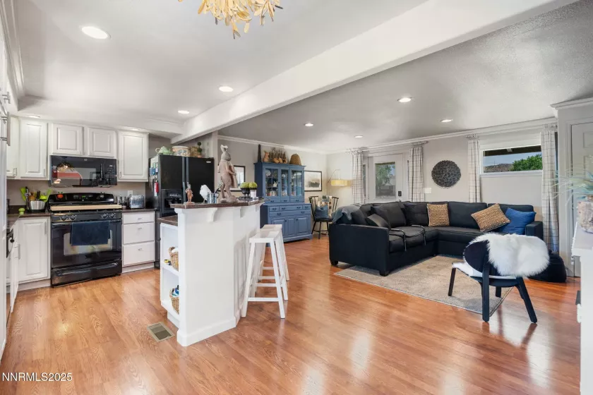 42 Amanda, Sparks, Nevada 89436, 3 Bedrooms Bedrooms, ,2 BathroomsBathrooms,Residential,Residential,Amanda,250051729