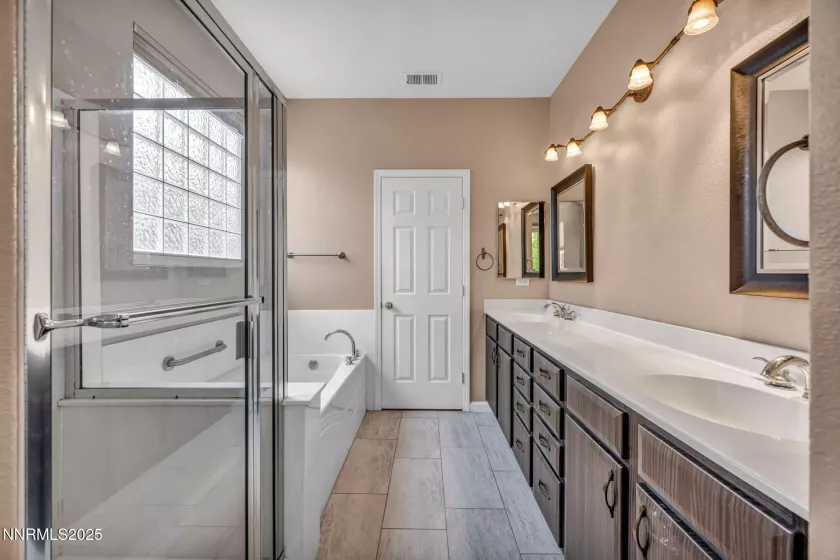 10559 Iron Point, Reno, Nevada 89521, 3 Bedrooms Bedrooms, ,2 BathroomsBathrooms,Residential,Residential,Iron Point,250051738