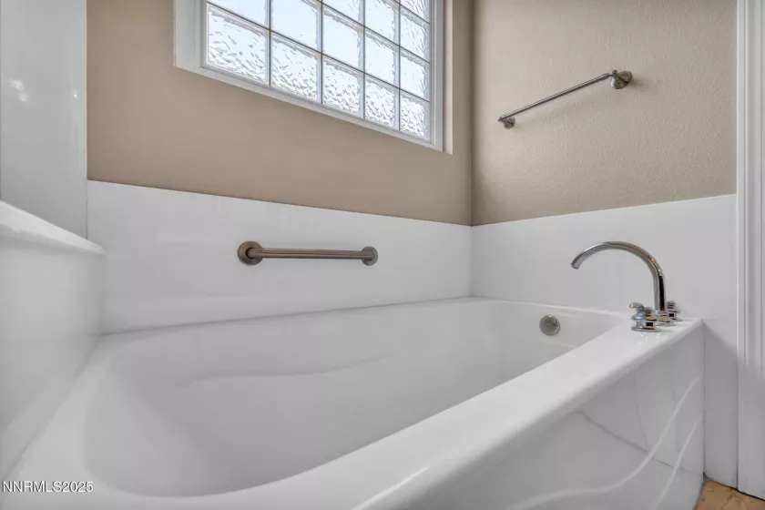 10559 Iron Point, Reno, Nevada 89521, 3 Bedrooms Bedrooms, ,2 BathroomsBathrooms,Residential,Residential,Iron Point,250051738