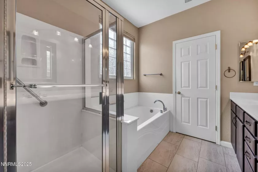 10559 Iron Point, Reno, Nevada 89521, 3 Bedrooms Bedrooms, ,2 BathroomsBathrooms,Residential,Residential,Iron Point,250051738