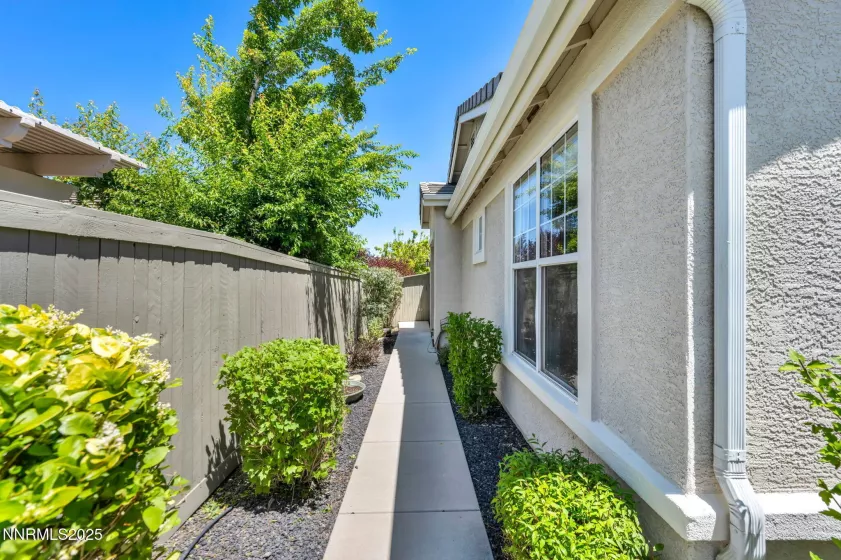10559 Iron Point, Reno, Nevada 89521, 3 Bedrooms Bedrooms, ,2 BathroomsBathrooms,Residential,Residential,Iron Point,250051738