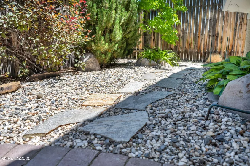 10559 Iron Point, Reno, Nevada 89521, 3 Bedrooms Bedrooms, ,2 BathroomsBathrooms,Residential,Residential,Iron Point,250051738
