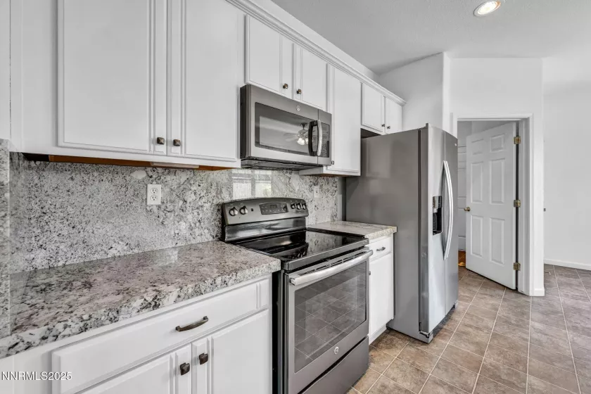 10559 Iron Point, Reno, Nevada 89521, 3 Bedrooms Bedrooms, ,2 BathroomsBathrooms,Residential,Residential,Iron Point,250051738