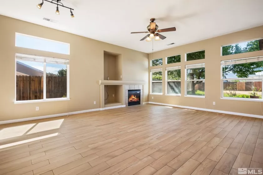 607 Sunrise, Dayton, Nevada 89403, 3 Bedrooms Bedrooms, ,2 BathroomsBathrooms,Residential,Residential,Sunrise,250006377