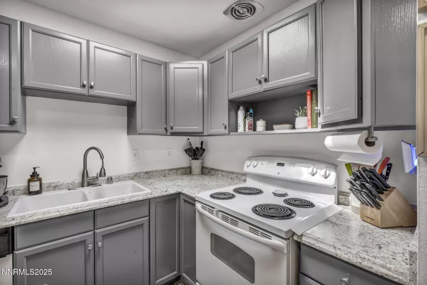 1041 Baywood, Sparks, Nevada 89434, 3 Bedrooms Bedrooms, ,1 BathroomBathrooms,Residential,Residential,Baywood,250051743