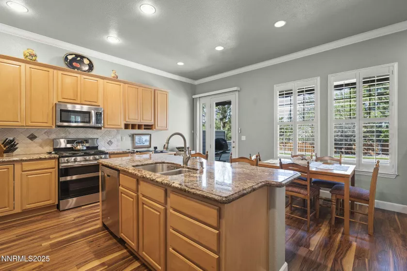 6694 Aston, Sparks, Nevada 89436, 3 Bedrooms Bedrooms, ,4 BathroomsBathrooms,Residential,Residential,Aston,250051744