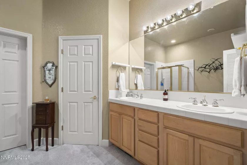 6694 Aston, Sparks, Nevada 89436, 3 Bedrooms Bedrooms, ,4 BathroomsBathrooms,Residential,Residential,Aston,250051744