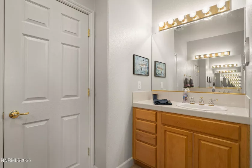 6694 Aston, Sparks, Nevada 89436, 3 Bedrooms Bedrooms, ,4 BathroomsBathrooms,Residential,Residential,Aston,250051744