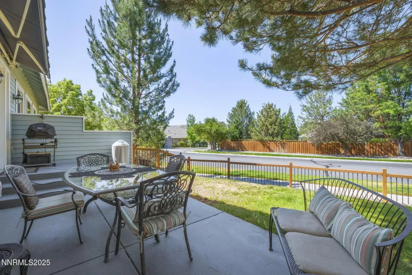 6694 Aston, Sparks, Nevada 89436, 3 Bedrooms Bedrooms, ,4 BathroomsBathrooms,Residential,Residential,Aston,250051744