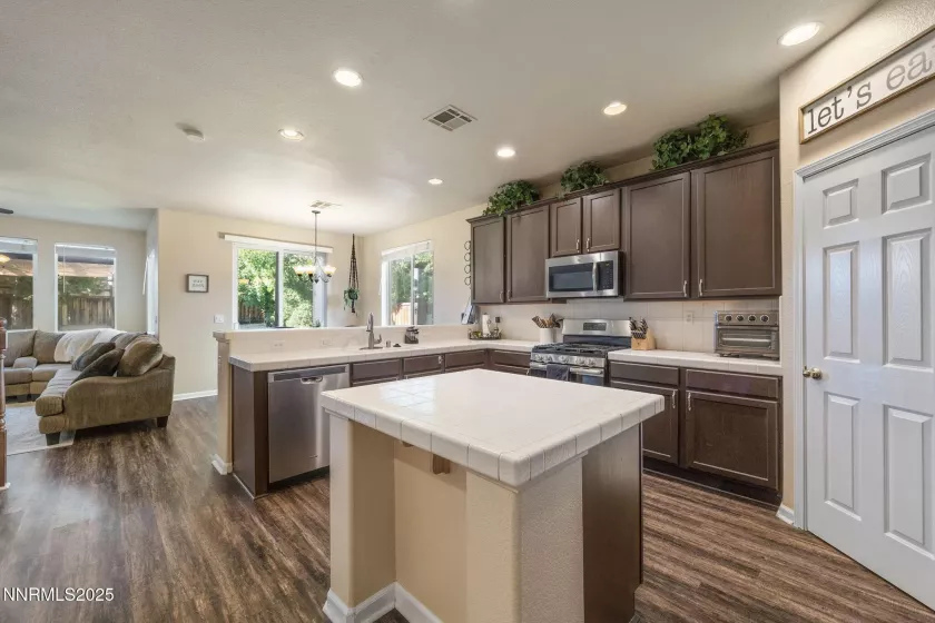 3818 Allegrini, Sparks, Nevada 89436, 4 Bedrooms Bedrooms, ,3 BathroomsBathrooms,Residential,Residential,Allegrini,250051746