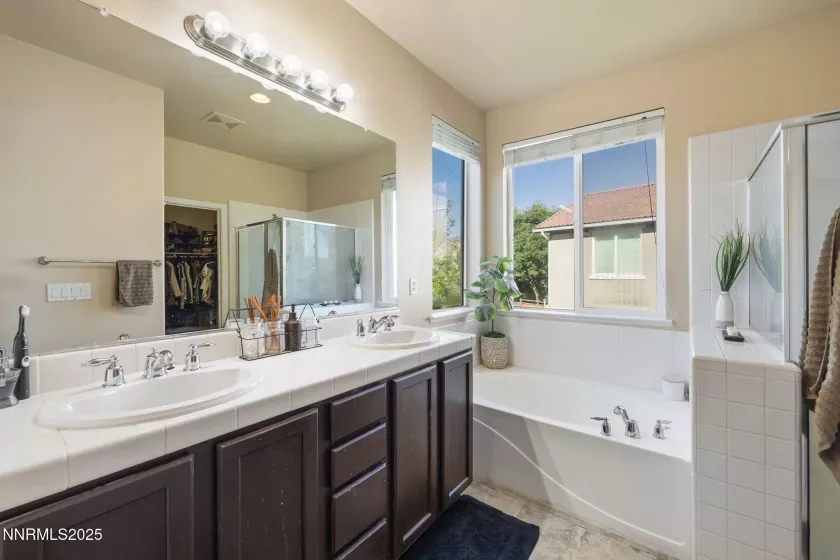 3818 Allegrini, Sparks, Nevada 89436, 4 Bedrooms Bedrooms, ,3 BathroomsBathrooms,Residential,Residential,Allegrini,250051746
